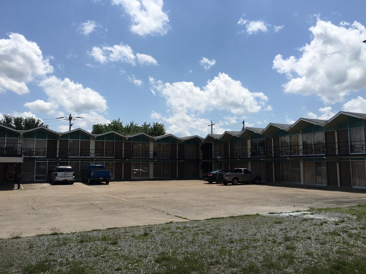 Gray Plaza Motel, Marion Il 外观 照片